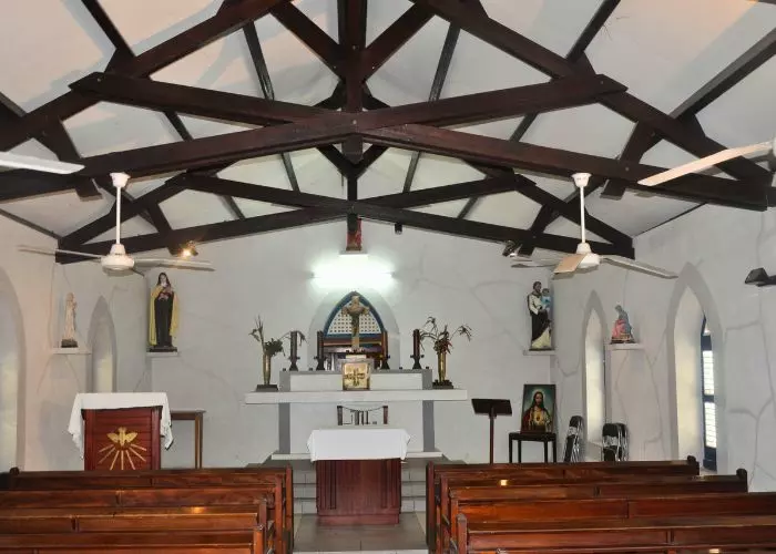 chapelle-neron-1 chapelle-neron-2
